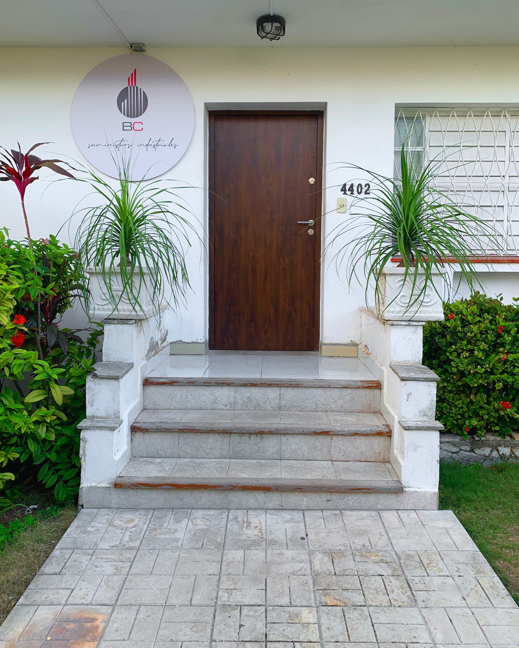 Arquitectura moderna y construcción de calidad premium